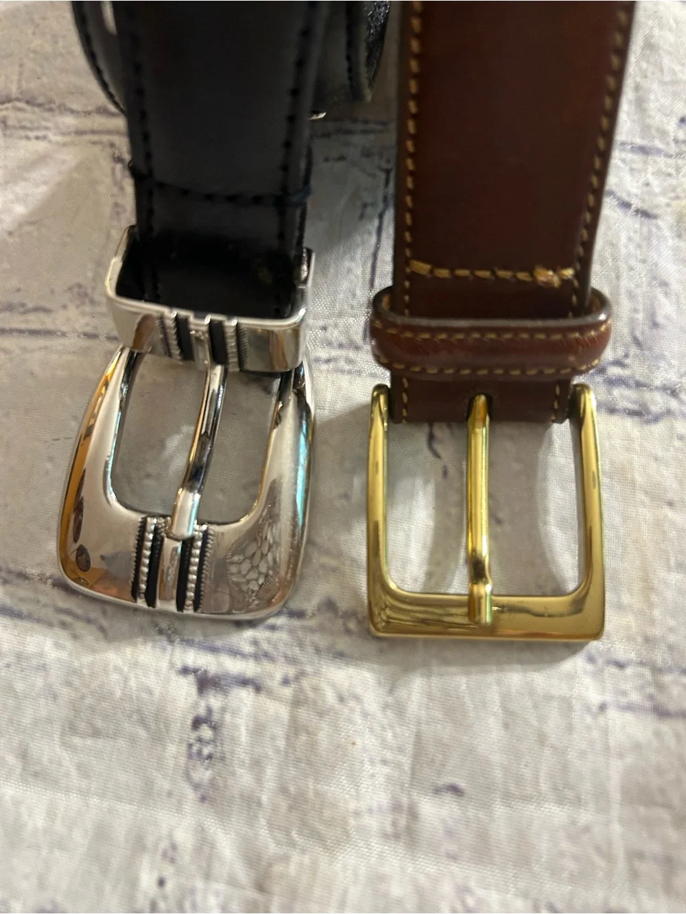 TRAFALGAR BROWN HANDCRAFTED GOLD TONE BUCKLE 42 & BLACK WESTERN SILVER TONE 42
